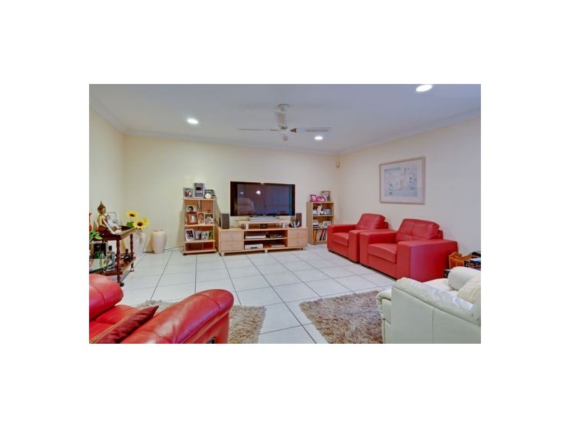 5 Linnet Cl, Calamvale QLD 4116