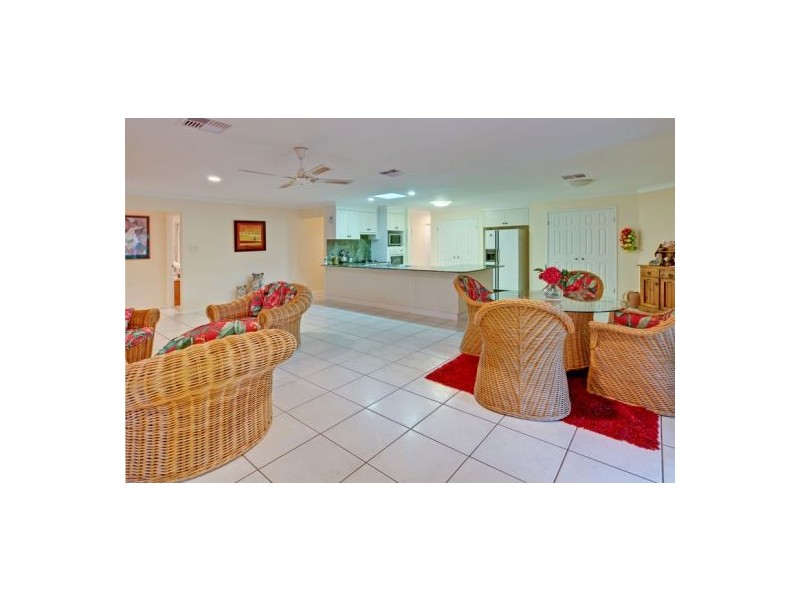 5 Linnet Cl, Calamvale QLD 4116