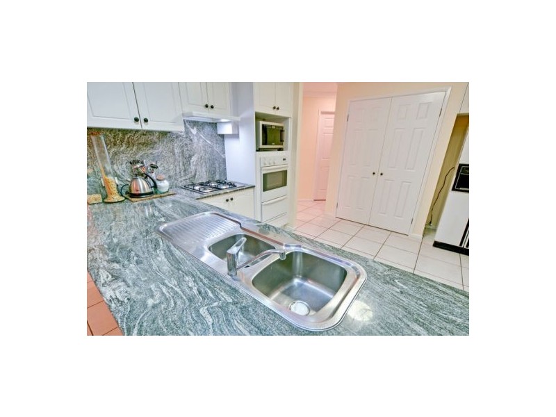 5 Linnet Cl, Calamvale QLD 4116