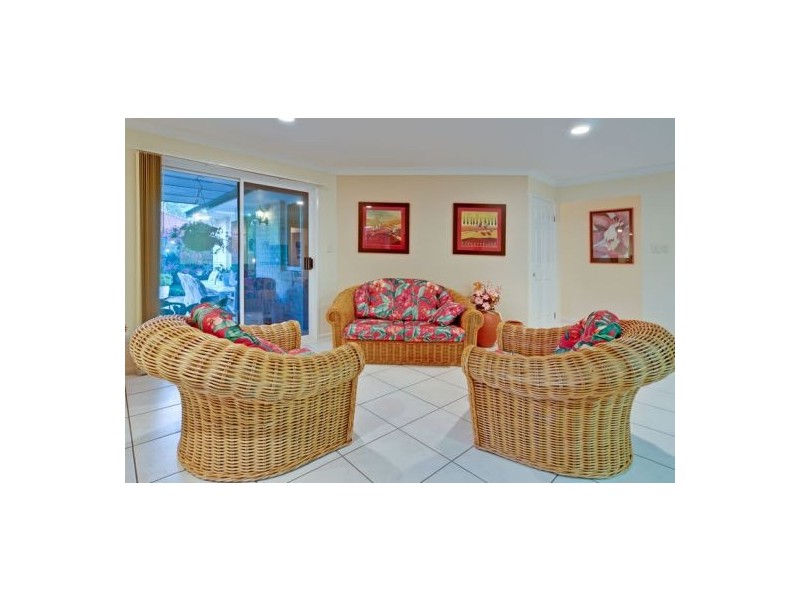 5 Linnet Cl, Calamvale QLD 4116