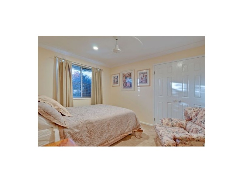 5 Linnet Cl, Calamvale QLD 4116