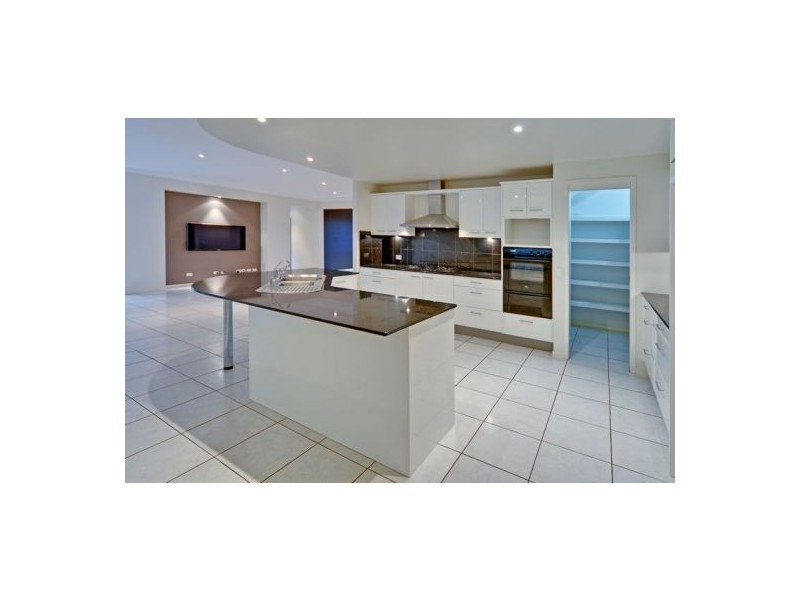 12 Triantha Ct, Albany Creek QLD 4035