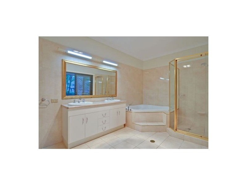 12 Triantha Ct, Albany Creek QLD 4035