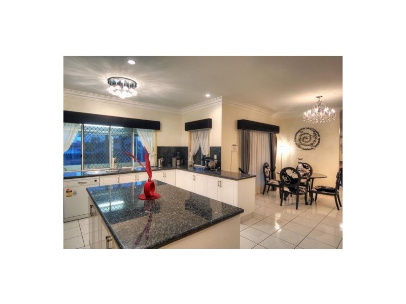 6 Garden Ct, Sunnybank Hills QLD 4109