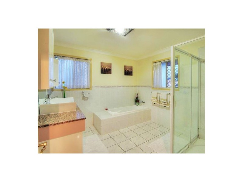 6 Garden Ct, Sunnybank Hills QLD 4109