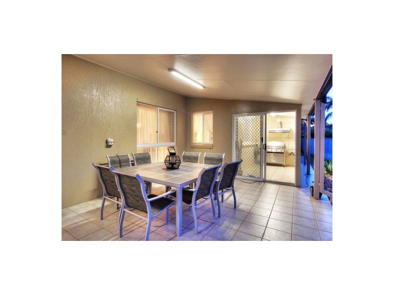 6 Garden Ct, Sunnybank Hills QLD 4109