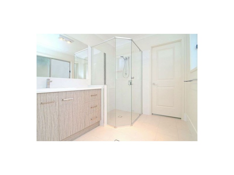 15 Baxton Pl, Shailer Park QLD 4128