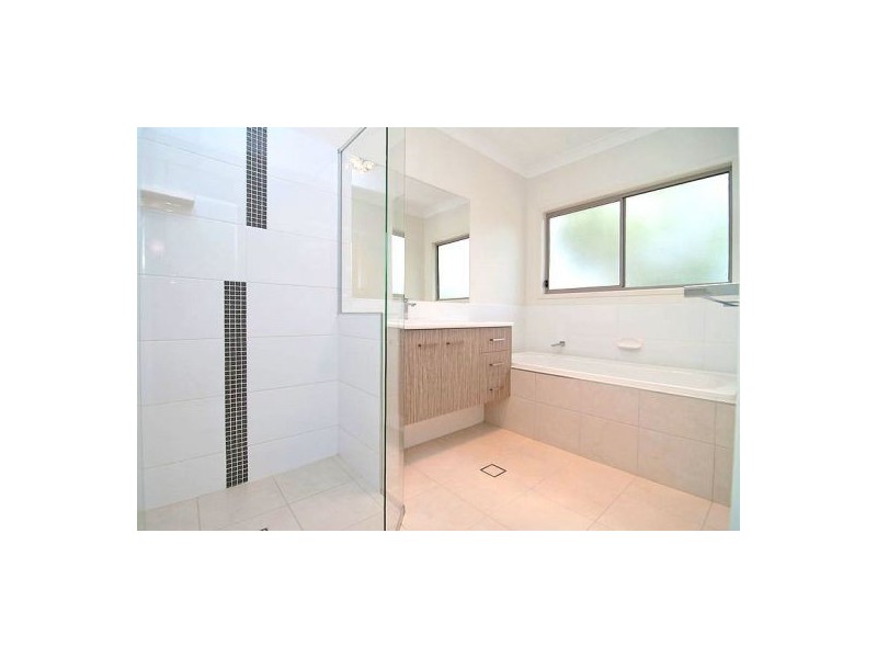15 Baxton Pl, Shailer Park QLD 4128