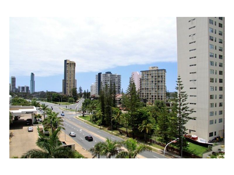 138 Ferny Avenue, Surfers Paradise QLD 4217