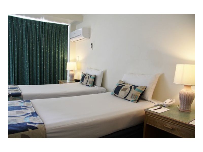 138 Ferny Avenue, Surfers Paradise QLD 4217