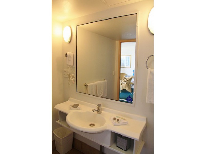 138 Ferny Avenue, Surfers Paradise QLD 4217