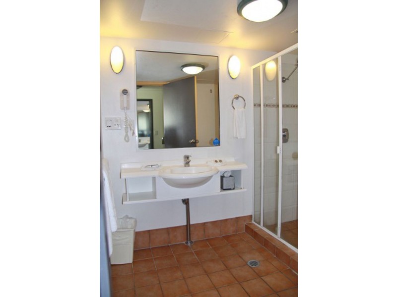 138 Ferny Avenue, Surfers Paradise QLD 4217