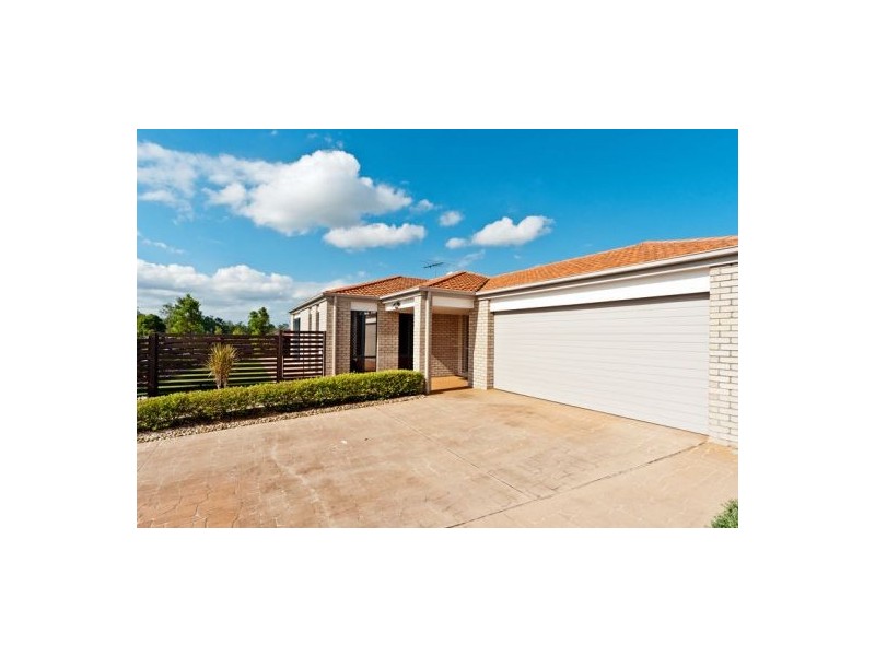 13 Goongarrie Cr, Parkinson QLD 4115