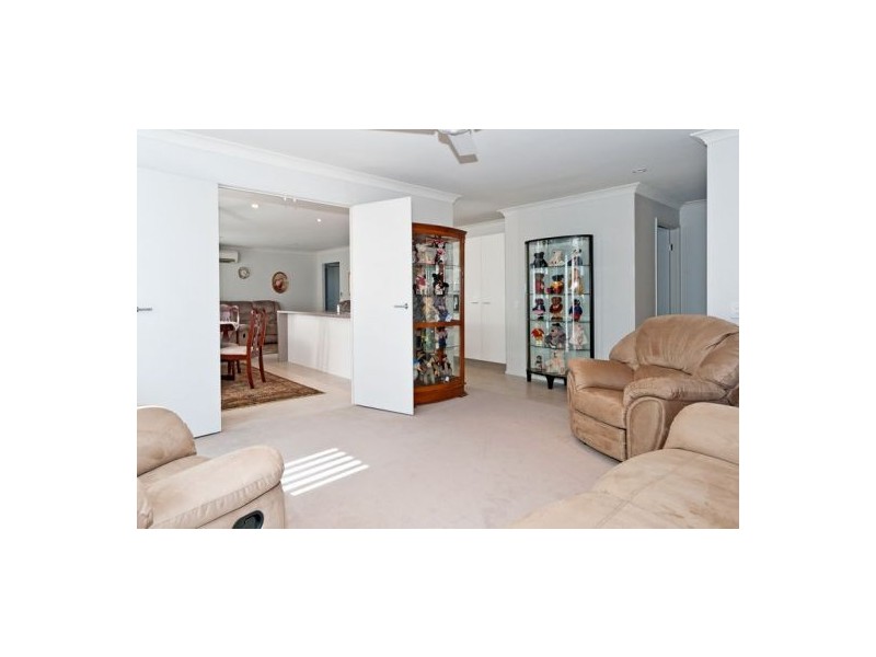 13 Goongarrie Cr, Parkinson QLD 4115