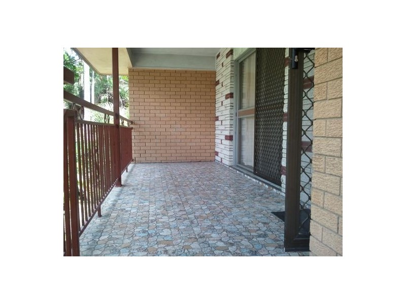 174 Highgate St ( Upstairs ), Coopers Plains QLD 4108