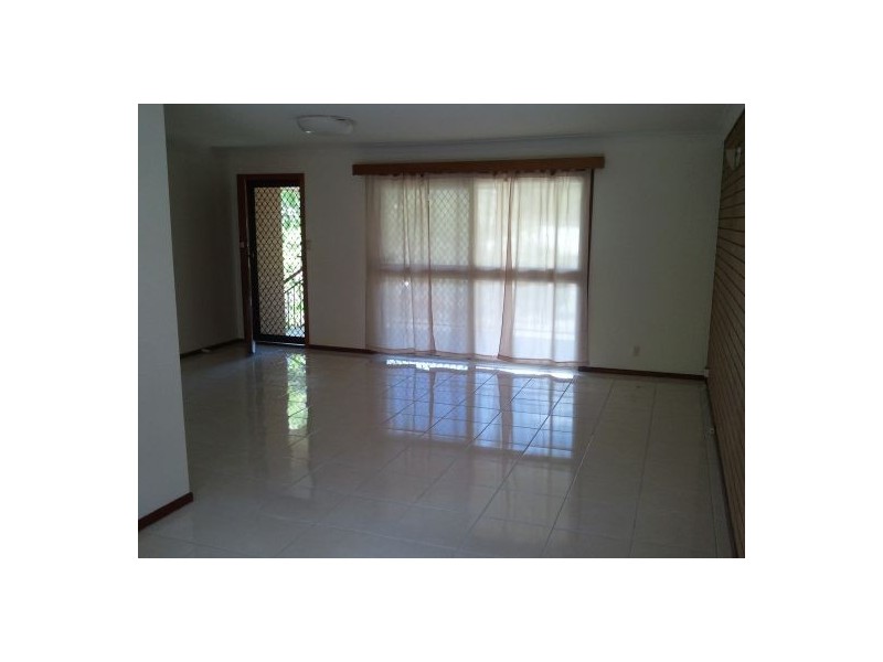 174 Highgate St ( Upstairs ), Coopers Plains QLD 4108