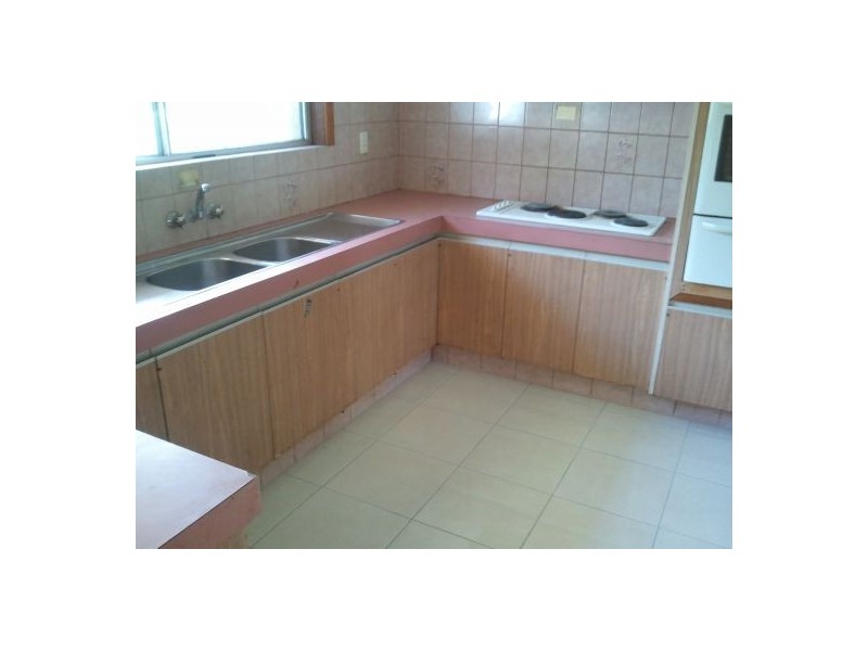 174 Highgate St ( Upstairs ), Coopers Plains QLD 4108