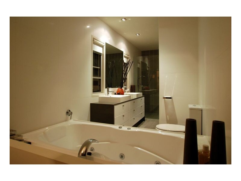 20 Blondell Av, Surfers Paradise QLD 4217