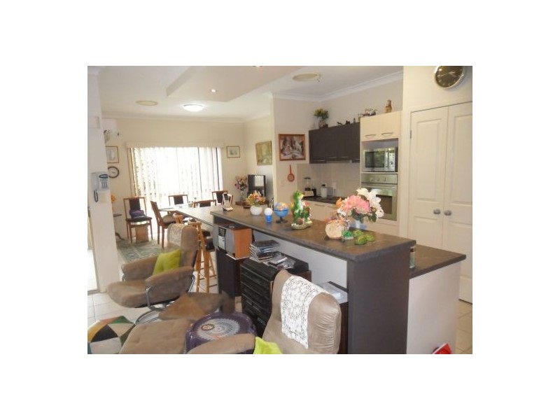 7 Hoop Pine Pl, Sunnybank Hills QLD 4109