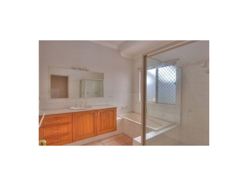 13 Bluebell Place, Calamvale QLD 4116