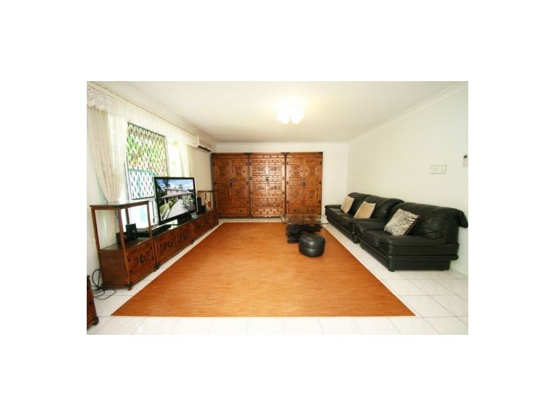 1 Washington Pl, Stretton QLD 4116