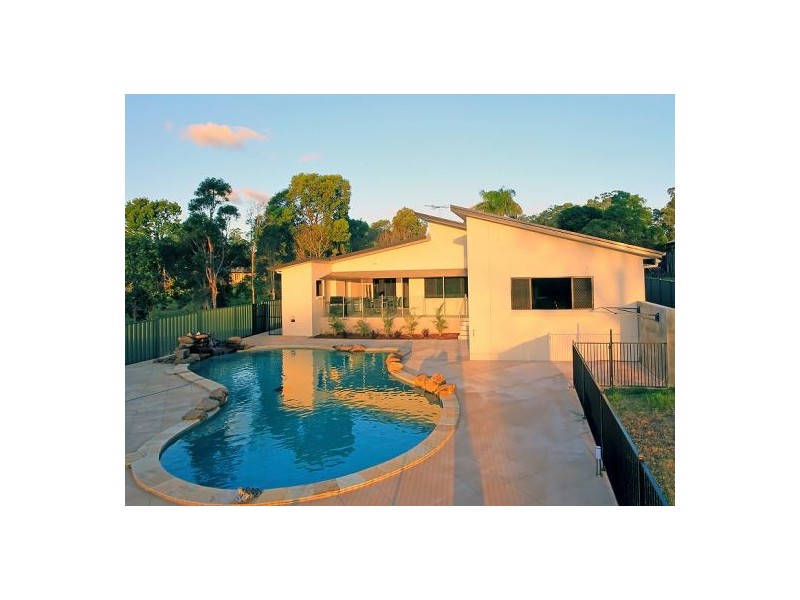 423 Middle Rd, Greenbank QLD 4124