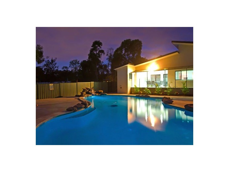 423 Middle Rd, Greenbank QLD 4124