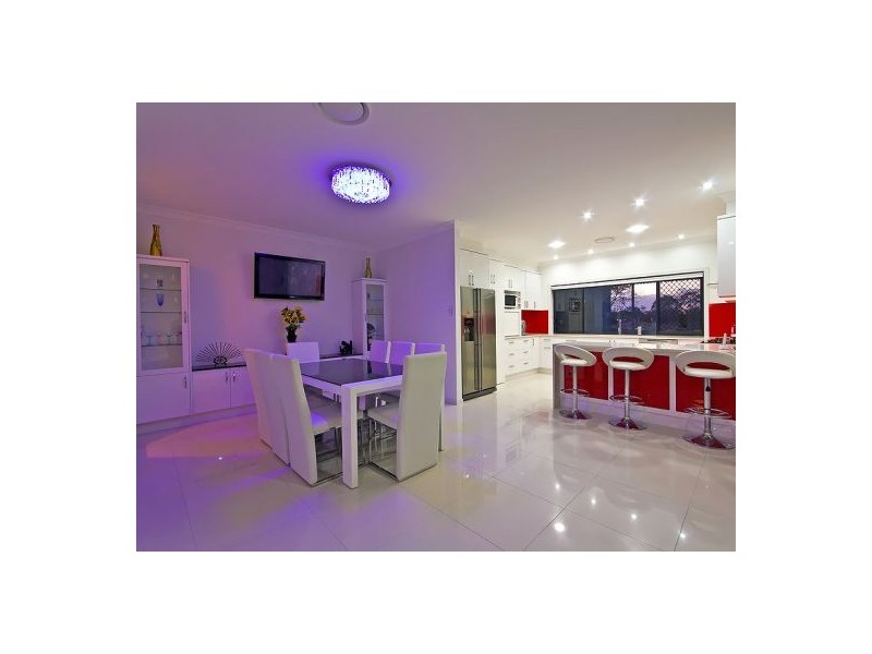 423 Middle Rd, Greenbank QLD 4124