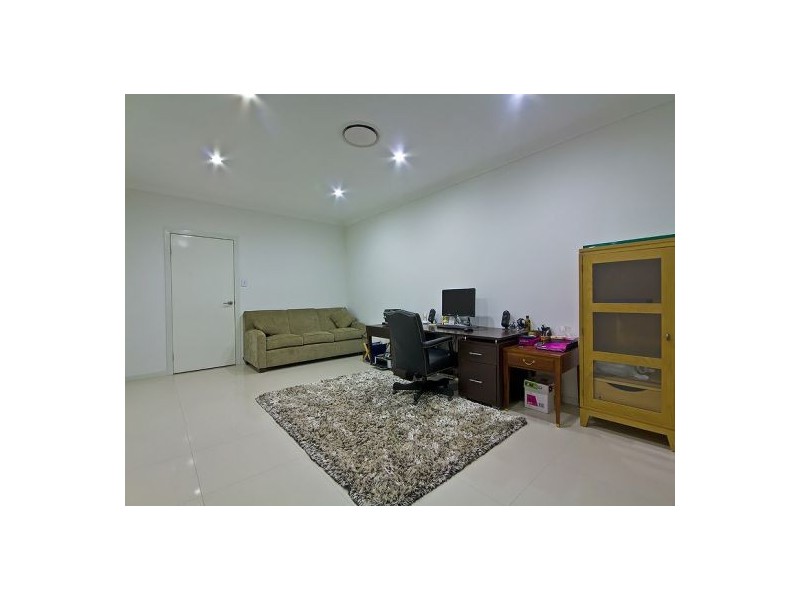 423 Middle Rd, Greenbank QLD 4124