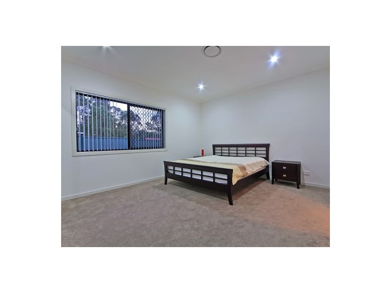 423 Middle Rd, Greenbank QLD 4124