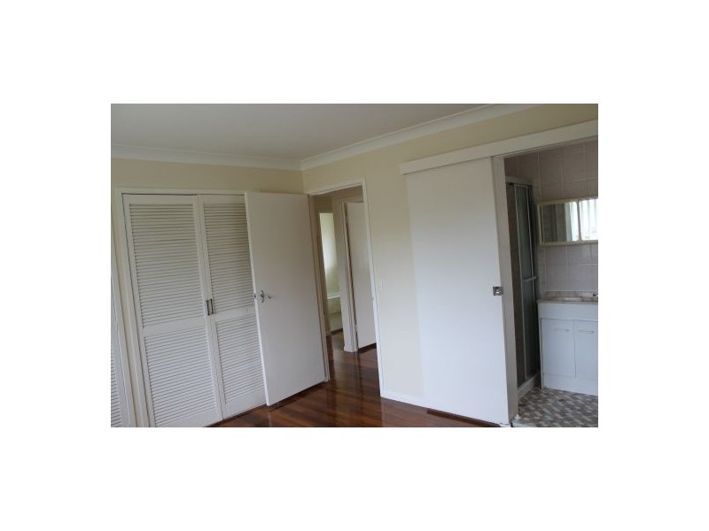 10 Cranberry St, Eight Mile Plains QLD 4113