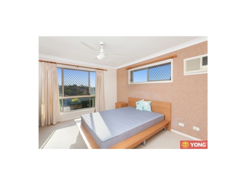 97 Oakleaf St, Eight Mile Plains QLD 4113