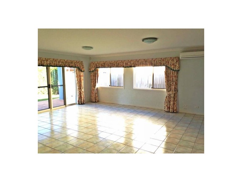 33 Crestwood St, Kuraby QLD 4112