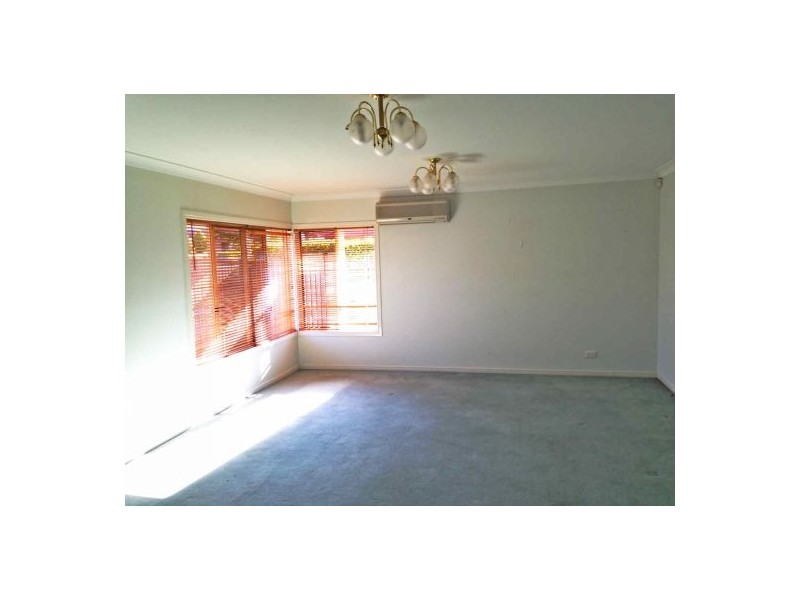 33 Crestwood St, Kuraby QLD 4112