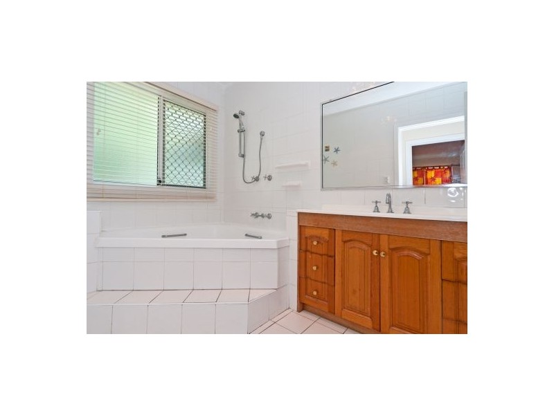 172-174 Loganlea Rd, Loganlea QLD 4131