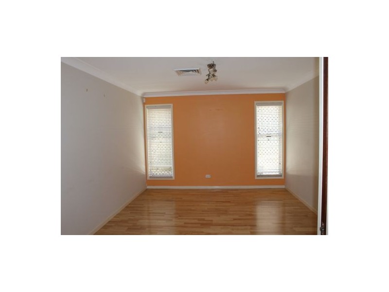 18 Hinchinbrook Cct, Forest Lake QLD 4078