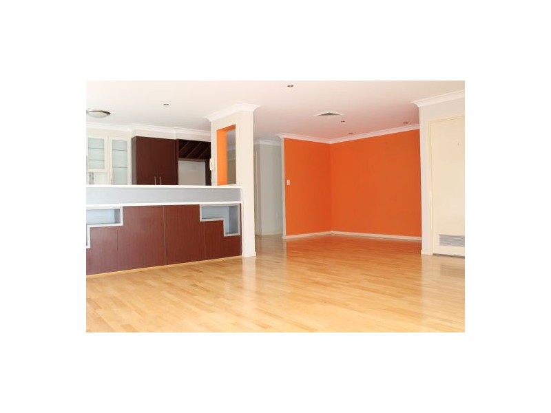 18 Hinchinbrook Cct, Forest Lake QLD 4078