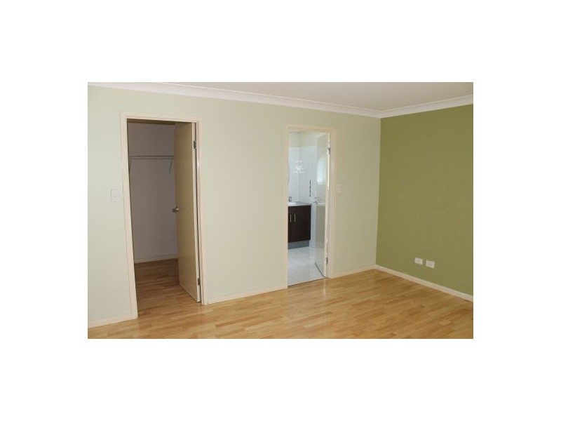 18 Hinchinbrook Cct, Forest Lake QLD 4078