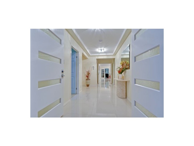 14 Maryland Dr, Regents Park QLD 4118