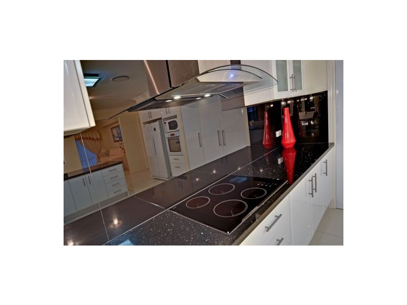 14 Maryland Dr, Regents Park QLD 4118