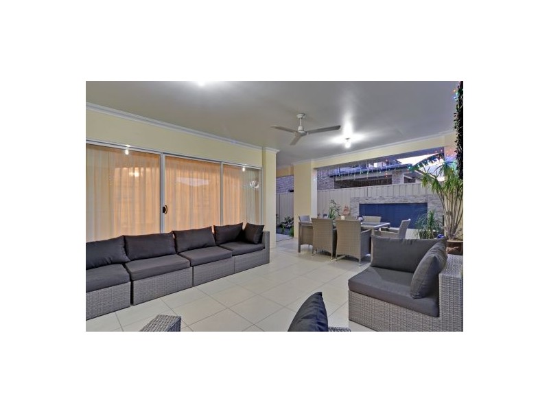 14 Maryland Dr, Regents Park QLD 4118