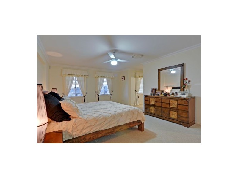 14 Maryland Dr, Regents Park QLD 4118