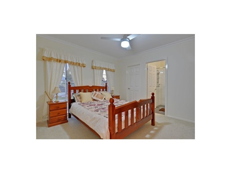 14 Maryland Dr, Regents Park QLD 4118