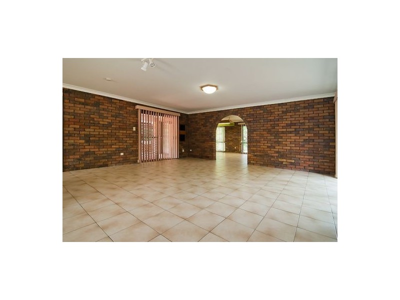 78 Rosia Rd, Park Ridge QLD 4125