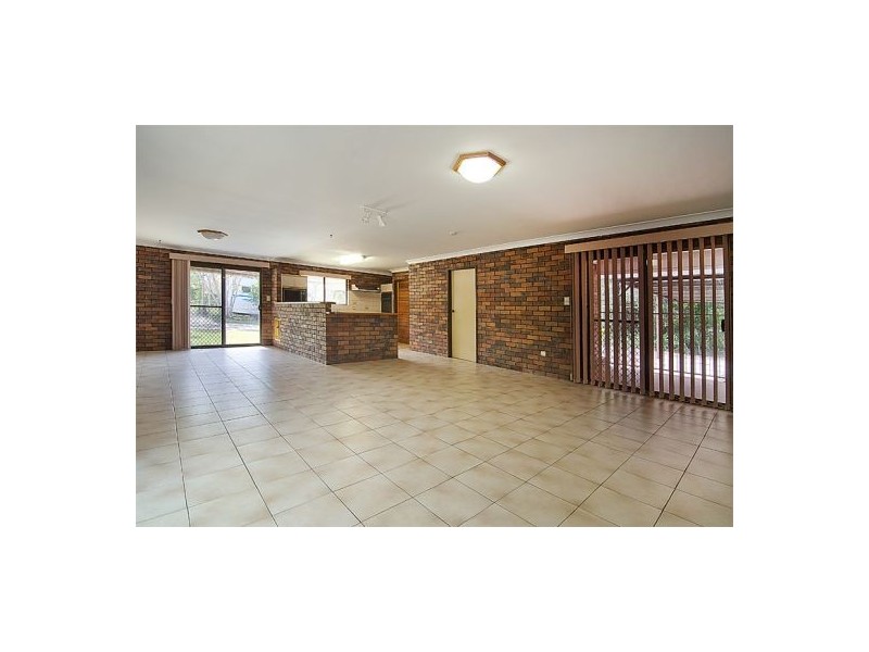 78 Rosia Rd, Park Ridge QLD 4125