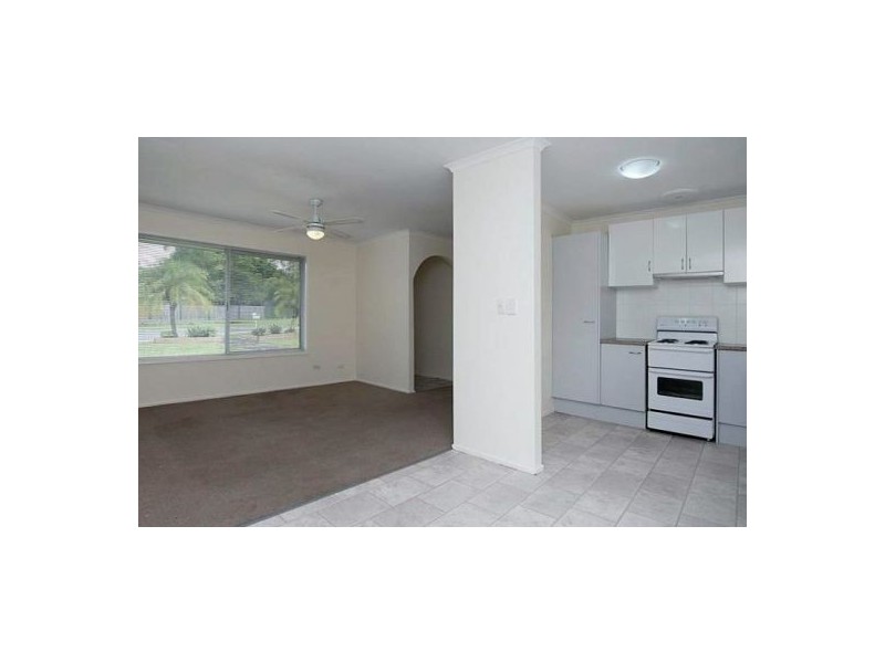 24 Regency Dr, Regents Park QLD 4118