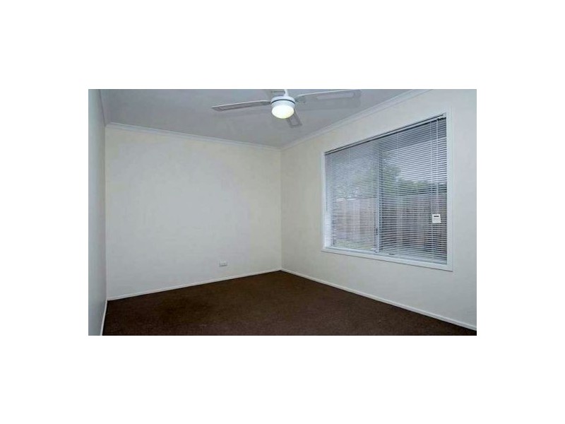 24 Regency Dr, Regents Park QLD 4118