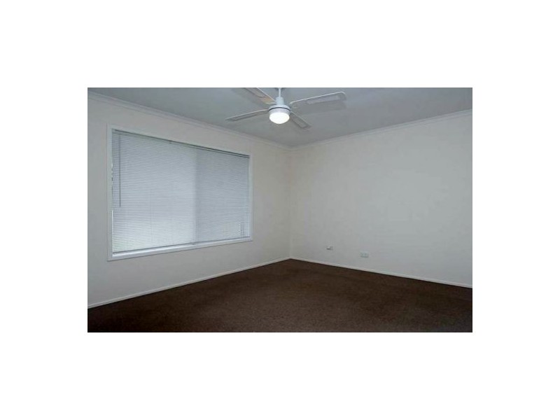 24 Regency Dr, Regents Park QLD 4118