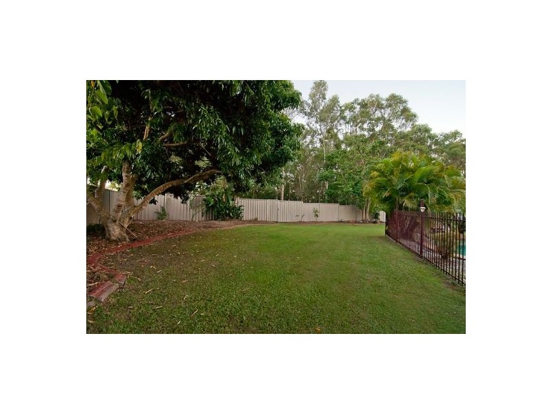 22 Centaurus Cr, Regents Park QLD 4118