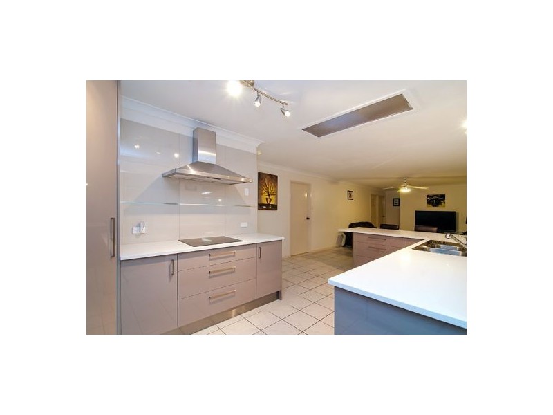 22 Centaurus Cr, Regents Park QLD 4118